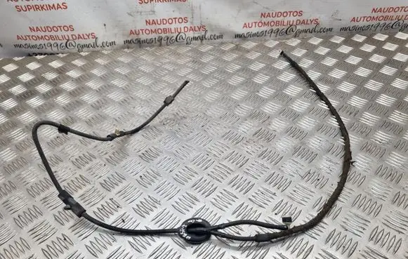 Volkswagen PASSAT B6 Windshield washer fluid hose 1J0955998