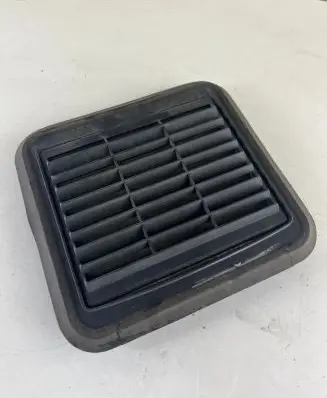 Dodge RAM 1500 DS Quarter panel pressure vent 5505599BA