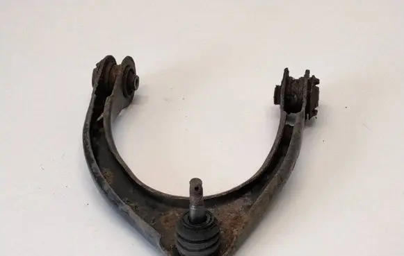 Lexus IS 220D-250-350 Front lower control arm/wishbone