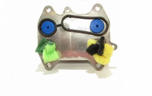 Oil filter mounting bracket