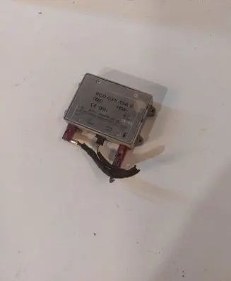 Audi A8 S8 D3 4E Antenna control unit 8E0035456B 09103112