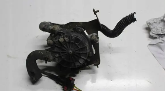 Citroen Xsara Picasso Secondary air pump 9639450180