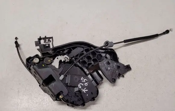 Volvo V50 Rear door lock 30699111 985916101
