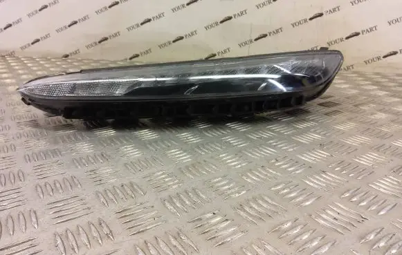 Hyundai Kona I Headlight/headlamp 92207J9600