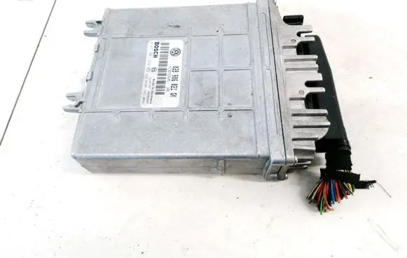 Volkswagen PASSAT B5 Engine control unit/module 028906021GK 0281001654