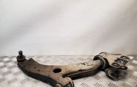 Volvo V40 Front lower control arm/wishbone AV613A262DA