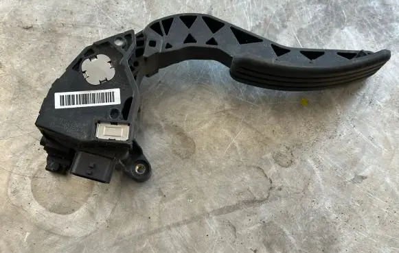 Renault Megane III Accelerator throttle pedal 180020022R