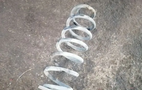 Volkswagen PASSAT B7 Rear coil spring