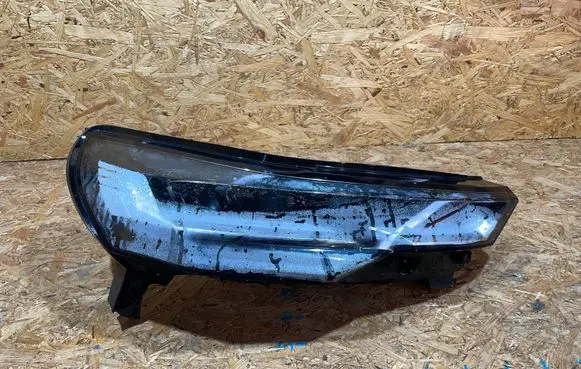 Renault Captur II Headlight/headlamp 260100091R S2510B001-M