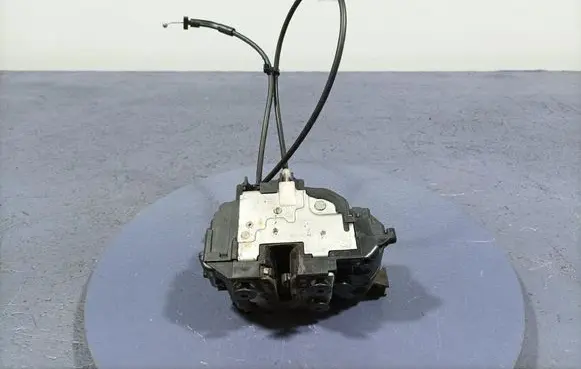 Renault Modus Front door lock 219246