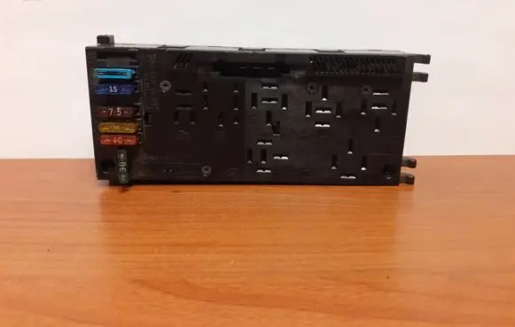 Mercedes-Benz E W210 Fuse box set 4477 0005401550