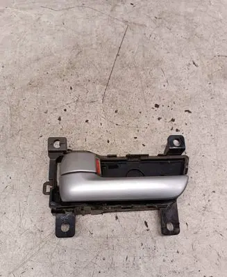 KIA Sorento Front door interior handle 826132P000