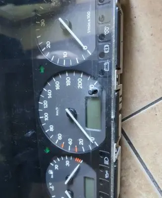 Volkswagen PASSAT B4 Speedometer (instrument cluster) 3A0919860M 593923262