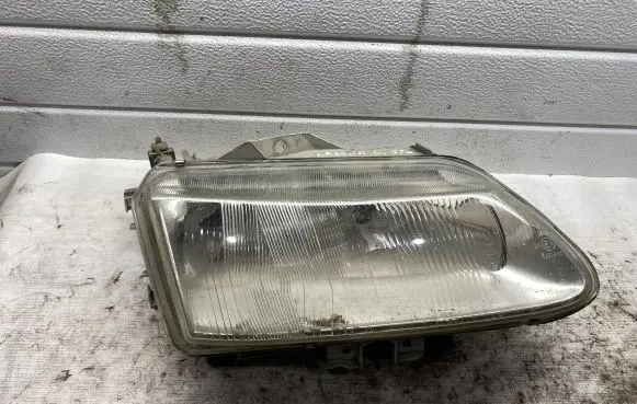 Renault Laguna II Headlight/headlamp 0492705