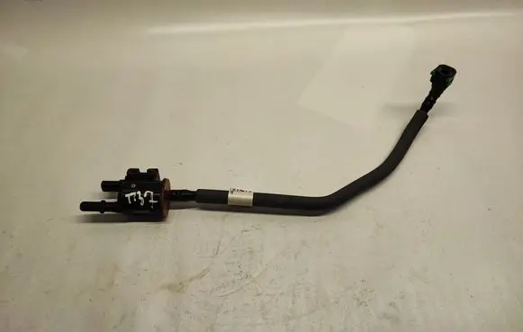Ford F150 Engine mount vacuum valve EU5A9G866BD
