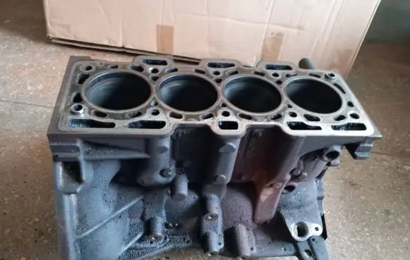 Renault Laguna III Engine block K9K629925