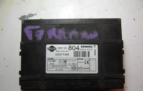 Nissan Terrano Fuse module 285510X804 5WK48530