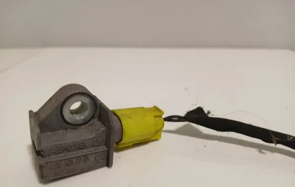Mercedes-Benz C W204 Airbag deployment crash/impact sensor A048201985