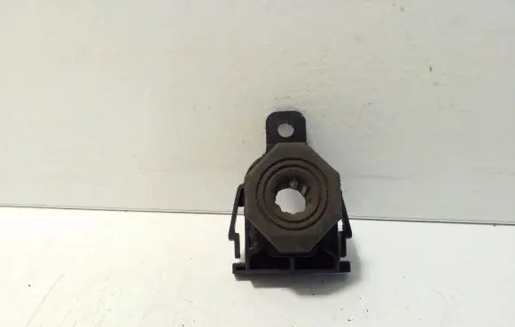 Radiator mount bracket