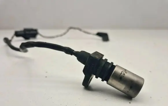 Volvo V70 Crankshaft position sensor 1275599 990823 0296000650
