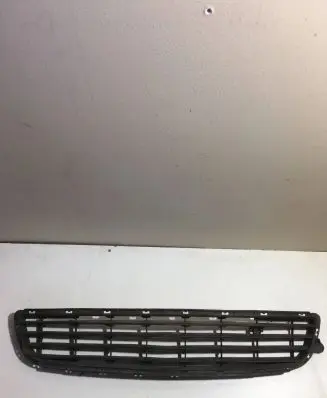 Opel Zafira B Front bumper lower grill 13124978