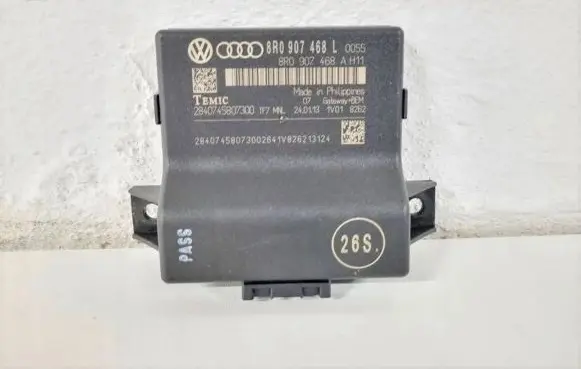 Audi A4 S4 B8 8K Comfort/convenience module 8R0907468L 8R0907468A