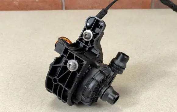 BMW X1 U11 Electric auxiliary coolant/water pump 5A69E35