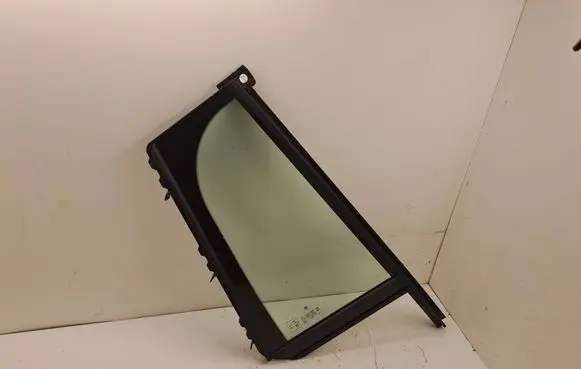 BMW X7 G07 Rear vent window glass 7431144 7431146
