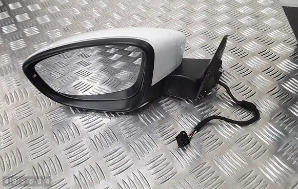 Volkswagen Beetle A5 Front door electric wing mirror E11036658 E1012522
