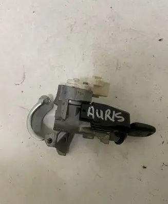 Toyota Auris 150 Ignition lock 29653453