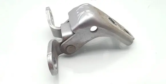 Honda CR-V Front door upper hinge 