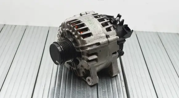 Ford Kuga II Generator/alternator AV6N10300GE