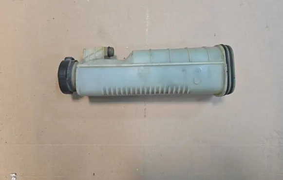 BMW 3 E30 Coolant radiator 1712835