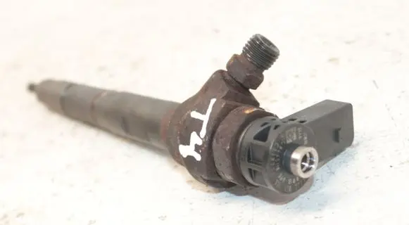 Skoda Superb B6 (3T) Fuel injector 03L130277J
