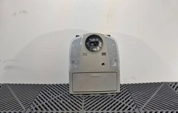 Toyota Prius (XW30) Front seat light 8973247030 2710004650 FTL458