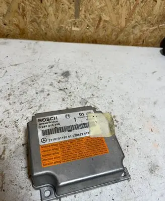 Mercedes-Benz E W211 Airbag control unit/module 2118701185 0285010146