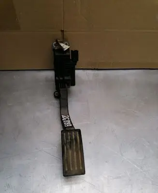 Ford Focus Accelerator throttle pedal 4M519F836AK