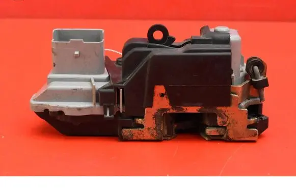 Citroen Xsara Picasso Front door lock