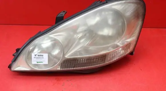 Toyota Avensis Verso Headlight/headlamp 44-33