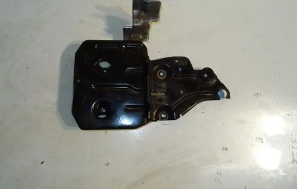 Nissan Pulsar Holder (bracket) 