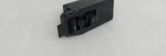 Volvo V70 Electric window control switch 30658147