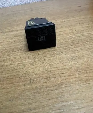 Volkswagen Golf III Windscreen/window heater switch 1H0959621 F3340