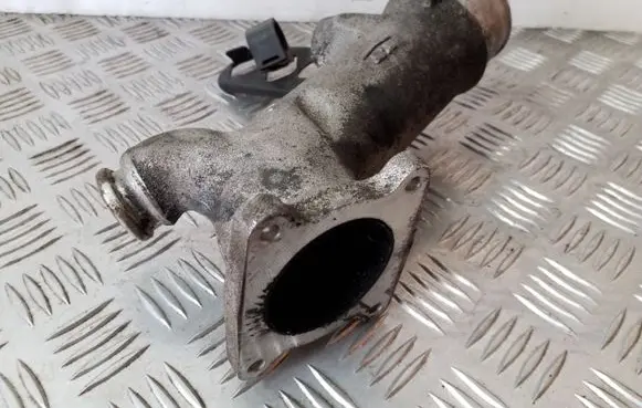 Jeep Cherokee III KJ Air intake hose/pipe 91092218F