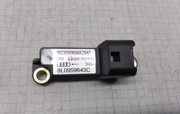 Audi A3 S3 8L Airbag deployment crash/impact sensor 8L0959643C
