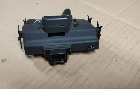 Chrysler Pacifica Seat control switch 0YD08TRMAB