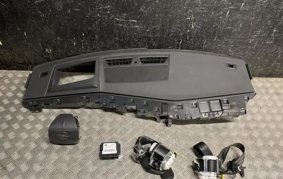 Opel Grandland X Dashboard Y0352131