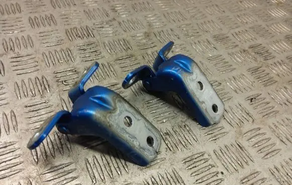 Hyundai Ioniq Rear door lower hinge