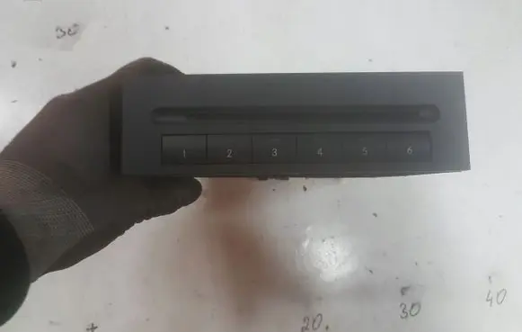 Mercedes-Benz SLK R171 CD/DVD changer 