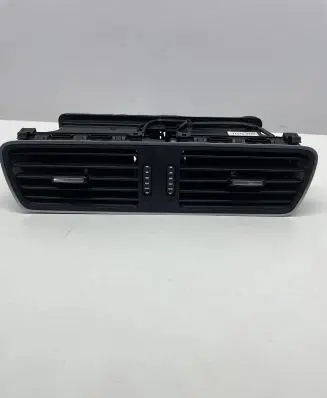 Volkswagen PASSAT B7 Dash center air vent grill S0911438K