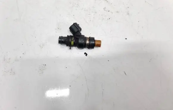 Subaru Legacy Fuel injector FBYCG50 5005X06
